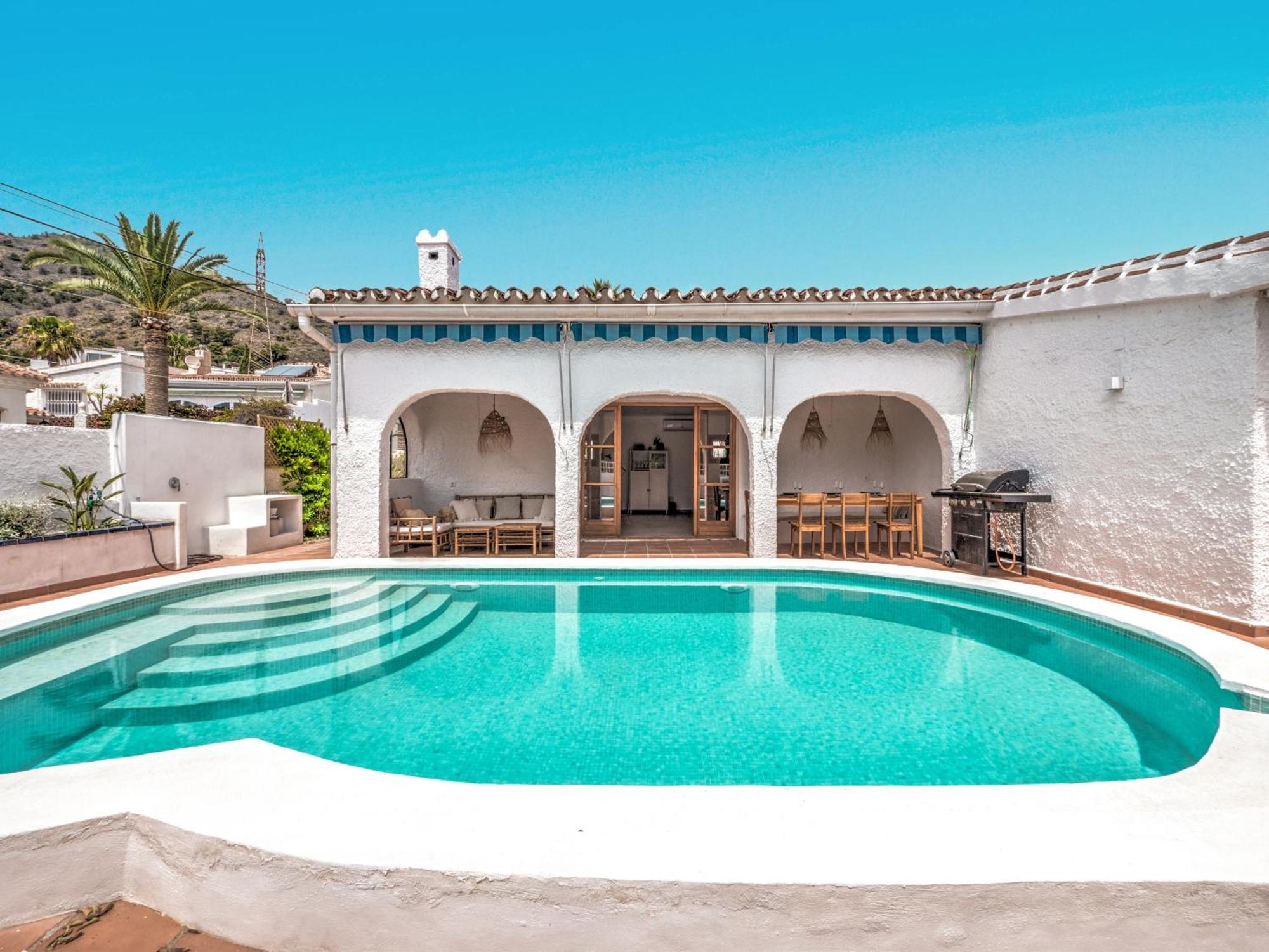 Hébergement de vacances In Mediterranean Style With Private Pool *