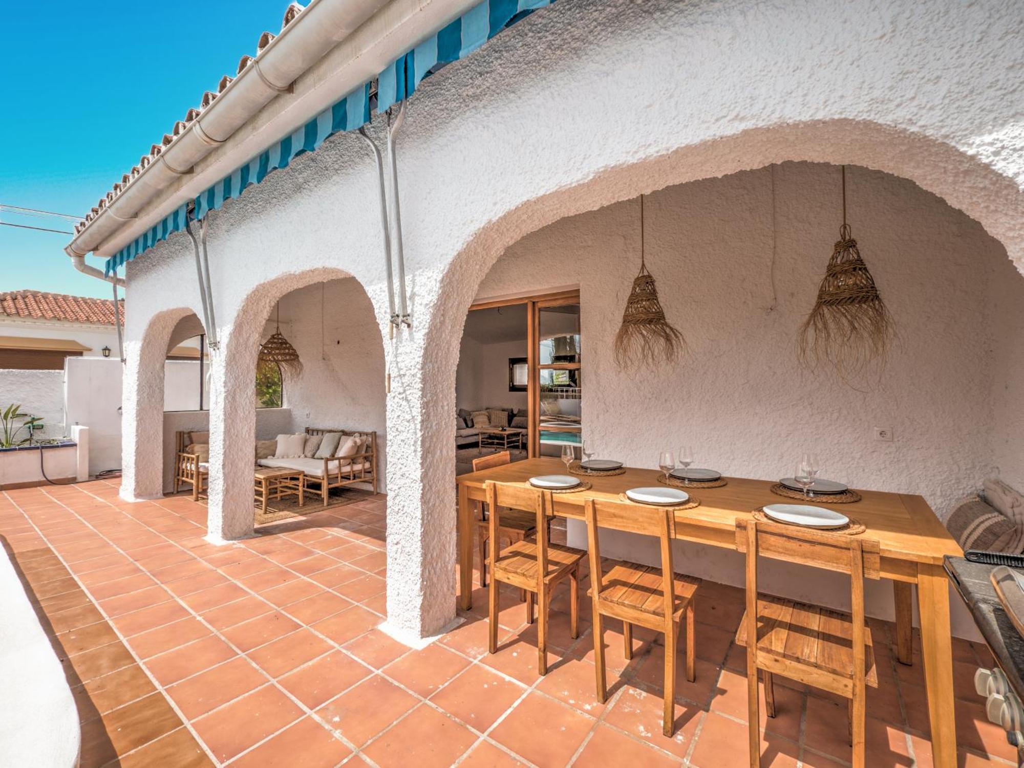 Hébergement de vacances In Mediterranean Style With Private Pool *